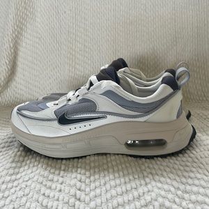 Nike women Air Max Bliss in wolf grey / medium ash, size 8.
